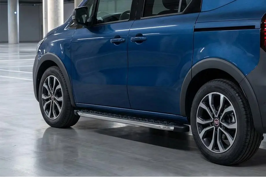 Peugeot Partner/Rifter 2019– BlackLine zijsteps (2 stuks, aluminium) Image