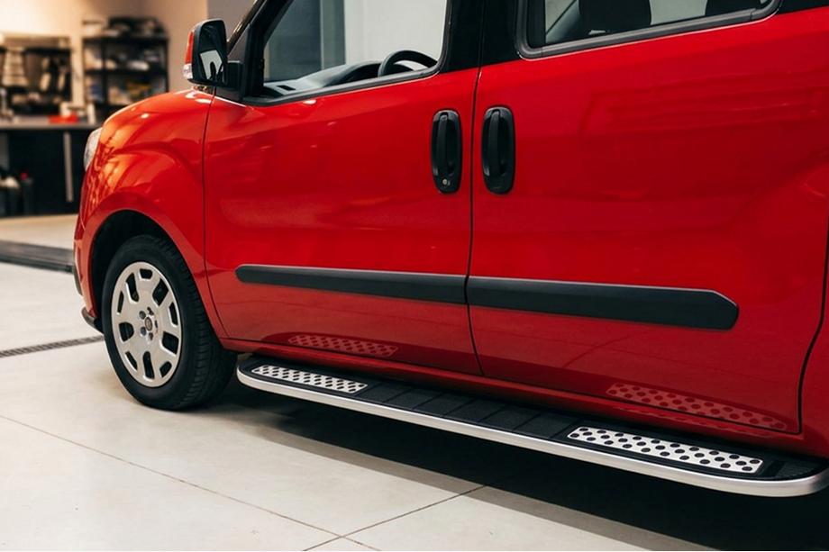 Opel Combo 2012–2018 Tayga V2 side steps (2 stuks, aluminium) Image