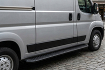 Citroen Jumper 2007–2025 Side steps Tayga Black (2 stuks, aluminium) foto 1