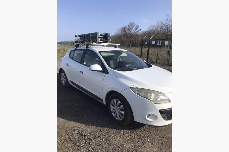 Renault Megane III 2009–2016 Dakdrager-dwarsbalken voor glad dak (2 stuks, Asaf V4) Foto 1
