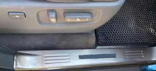 Toyota Land Cruiser 200 2007–2021 Binnenste instaplijsten met verlichting (4 stuks) foto 3