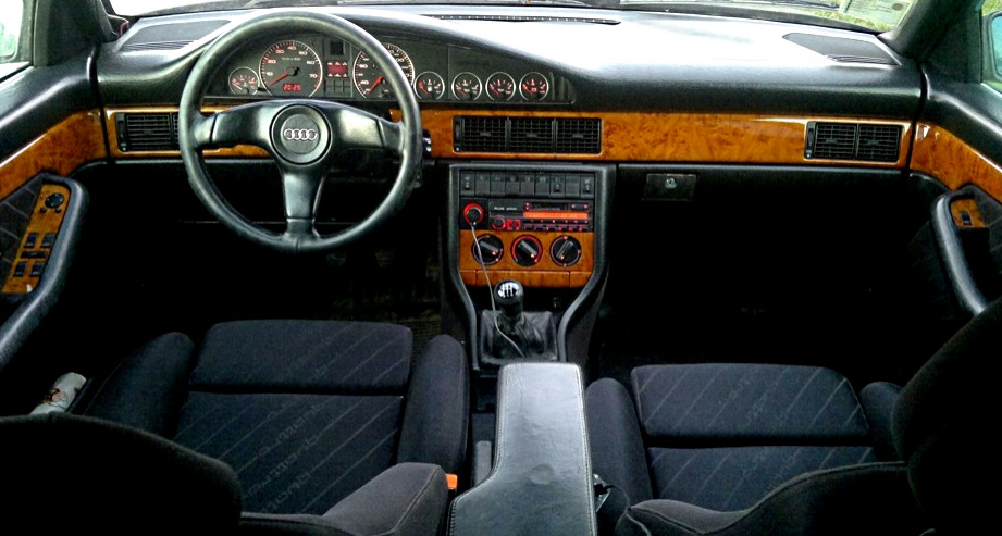 Dashboardpanelen voor Audi 100 en hun eigenschappen