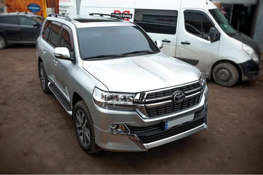 Toyota Land Cruiser 200 2007–2021 Bodykit set 2016-2021 (Executive 2021) Foto 3