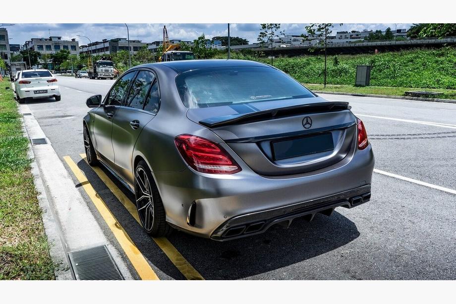 Mercedes C-klasse W205 2014–2021 Bodykit set met volledige achterbumper (Black Mamba C63GT-design) Foto 4