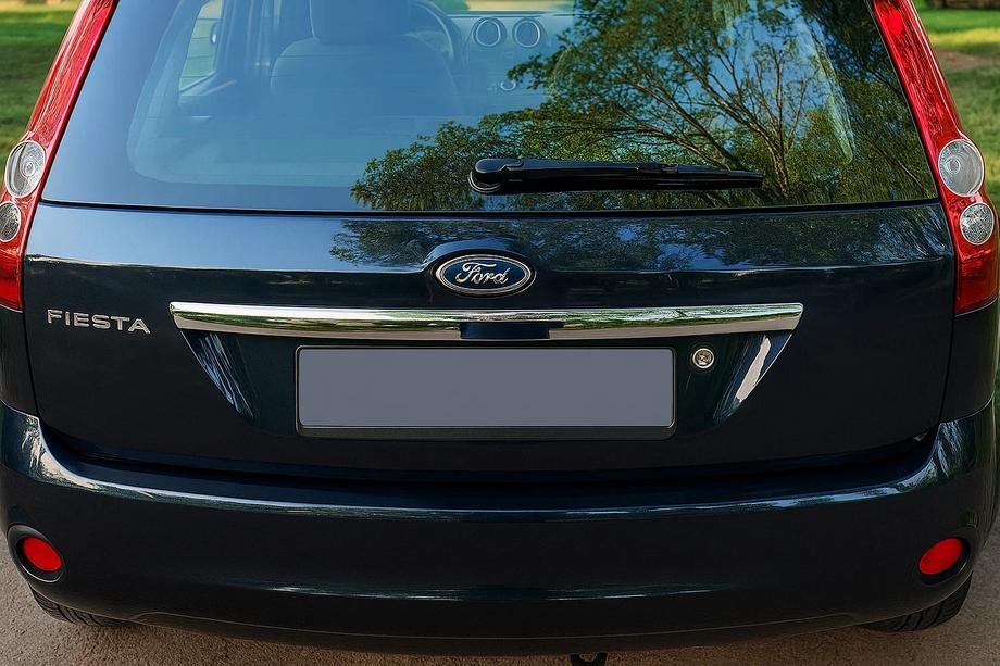 Ford Fiesta 2002–2008 Sierlijst boven kentekenplaat (RVS) Carmos - Turks staal Image