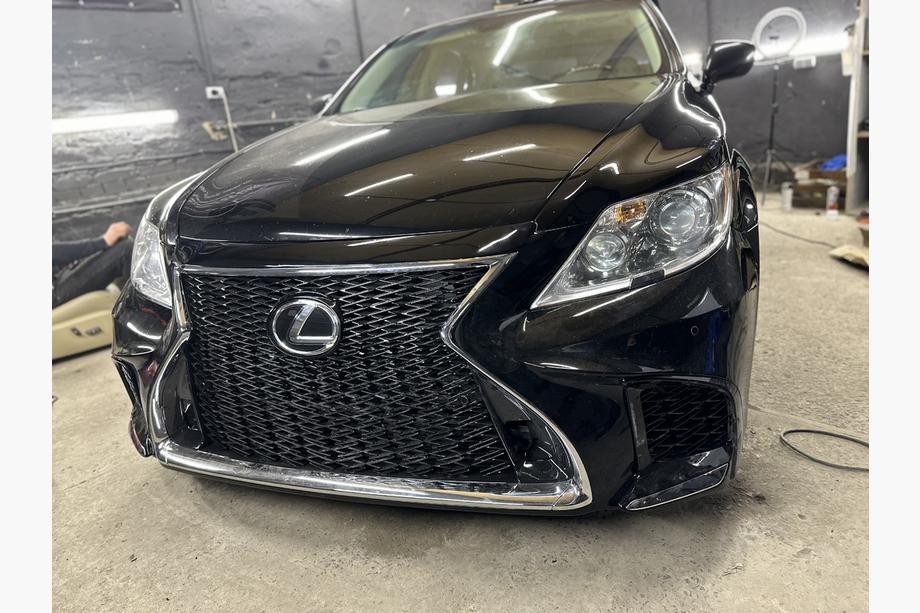 Lexus LS 2007–2017 Voorbumper (2007-2013 F-Sport) Foto 6