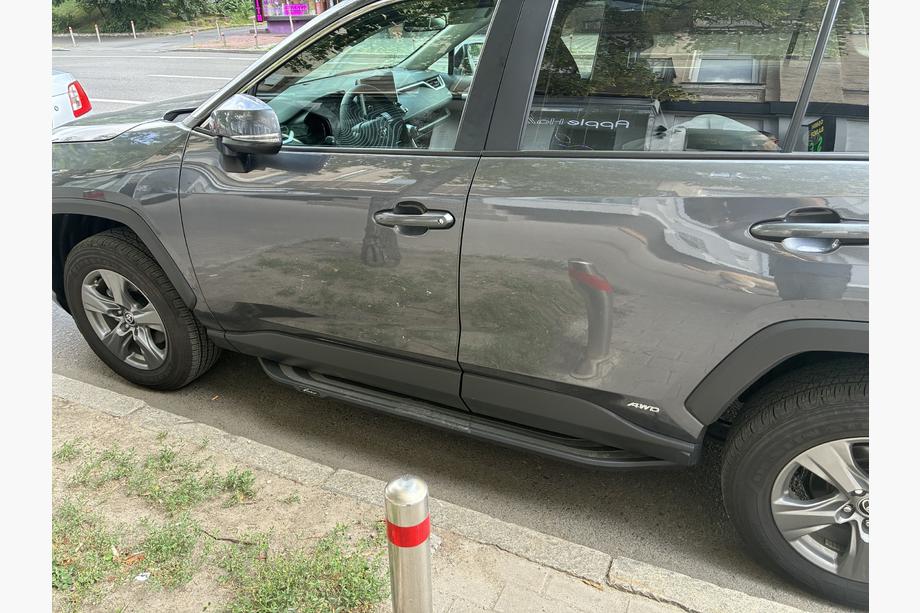 Toyota Rav 4 2019–2025 OEM V2B side steps (2 stuks, aluminium) Foto 4