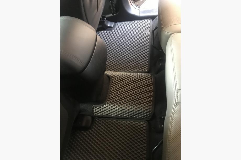 Hyundai Santa Fe 3 2012–2018 Vloermatten voor 5 zitplaatsen (EVA, zwart) Foto 6