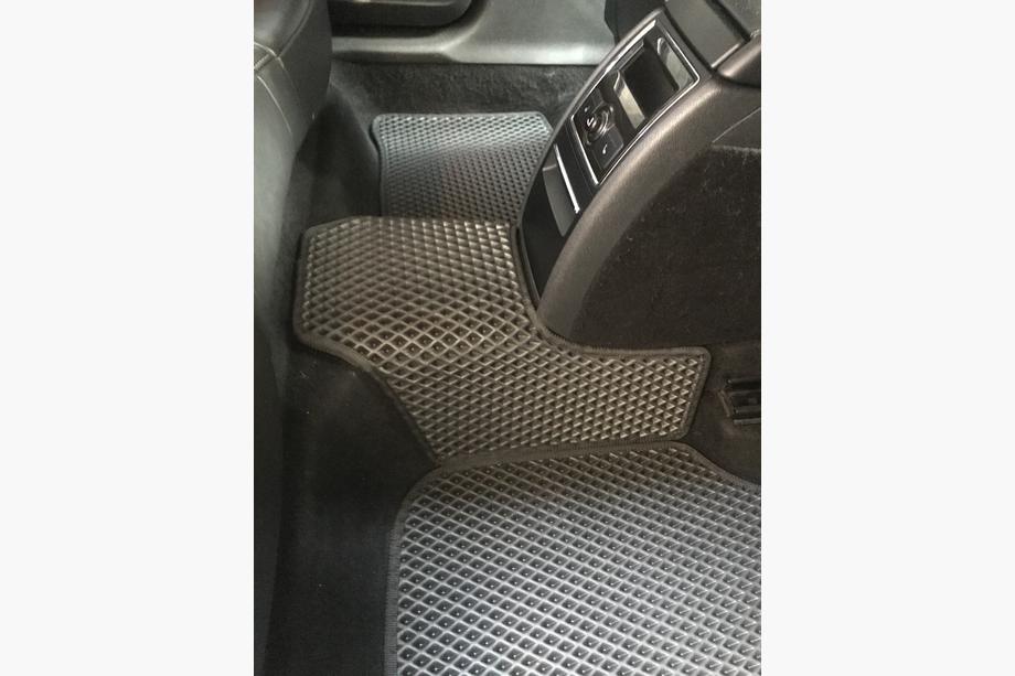 Skoda Superb 2009–2015 EVA automatten (zwart) Foto 6