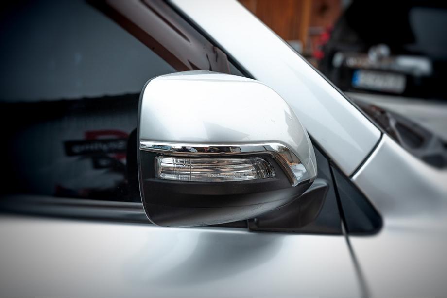 Toyota Land Cruiser 200 2007–2021 Complete spiegel Executive (Voor 2012-2016, 1 st) Zwart (rechts) Foto 2