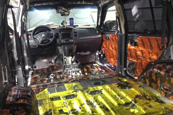 Hoeveel geluidsisolatie heb je nodig voor een SUV?