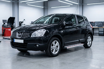 Nissan Qashqai 2007–2010 Side steps Maya Red-Grey (2 st., aluminium) foto 1
