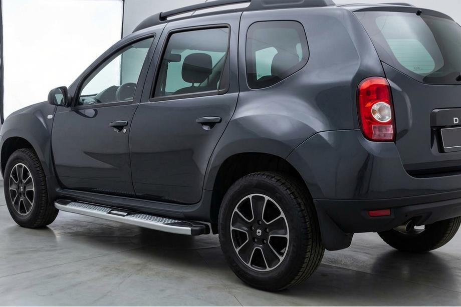 Dacia Duster 2008–2018 Mevsim Grey side steps (2 stuks, aluminium) Image