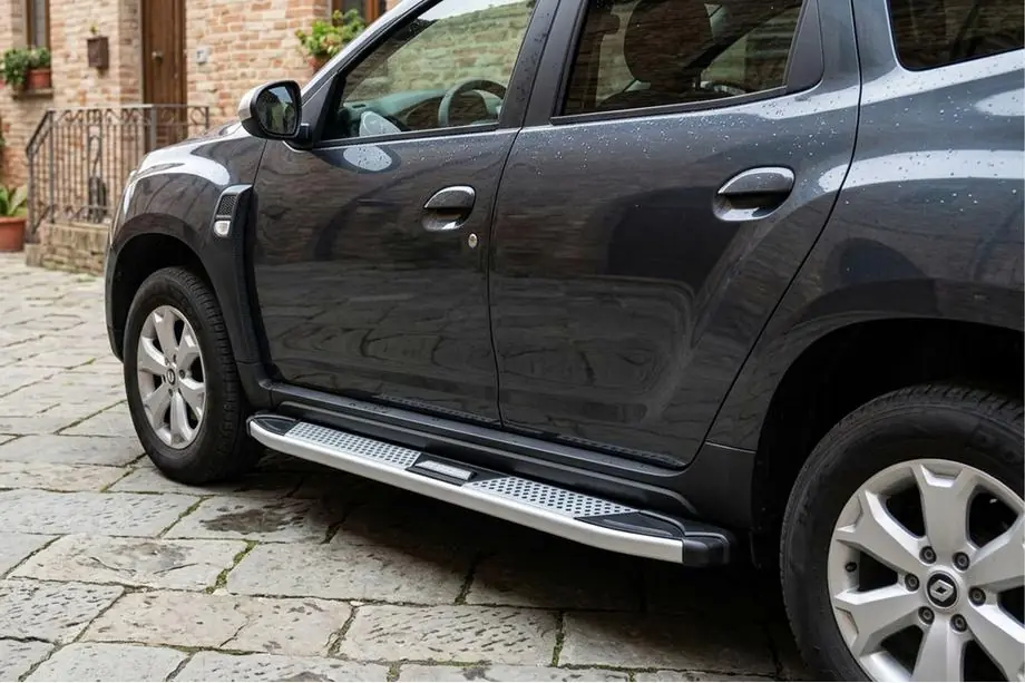 Dacia Duster 2018–2024 Mevsim Grey side steps (2 stuks, aluminium) Image