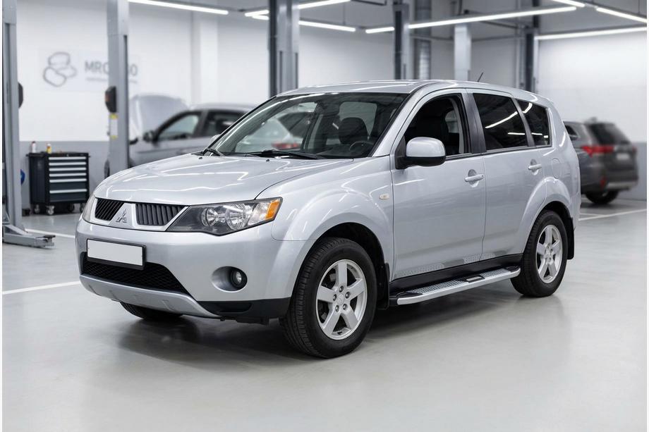 Mitsubishi Outlander 2006–2012 Mevsim Grey side steps (2 stuks, aluminium) Image
