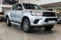 Toyota Hilux 2015– Mevsim Grey side steps (2 stuks, aluminium) foto 1