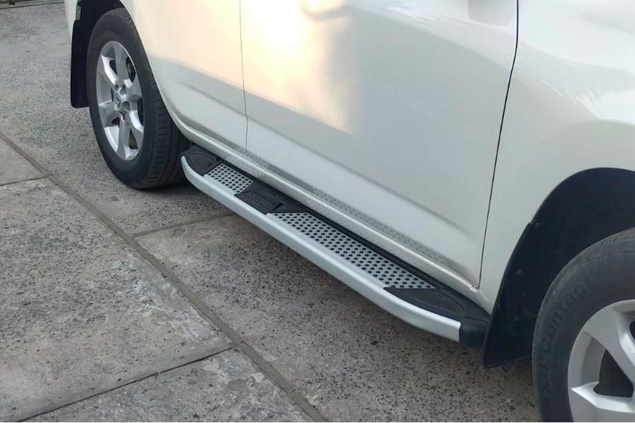 Toyota Rav 4 2006–2013 Mevsim Grey side steps (2 stuks, aluminium) Foto 1