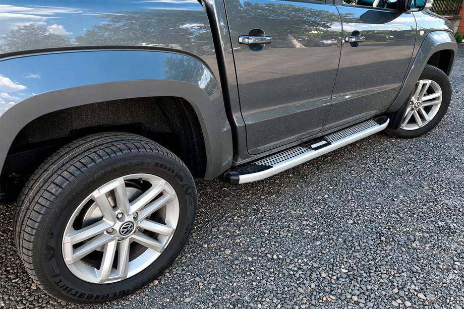 Volkswagen Amarok 2010–2022 Mevsim Grey side steps (2 stuks, aluminium) Image