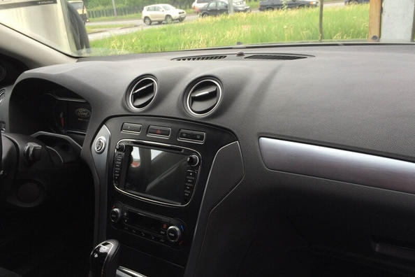 Zo verwijder je een kras uit het interieurplastic van je auto