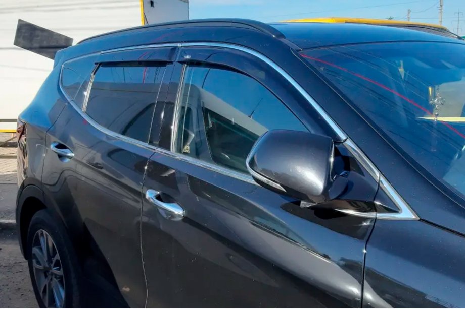 Hyundai Santa Fe 4 2018–2023 Raamdeflectors met chroomstrip (4 stuks, HIC) Image