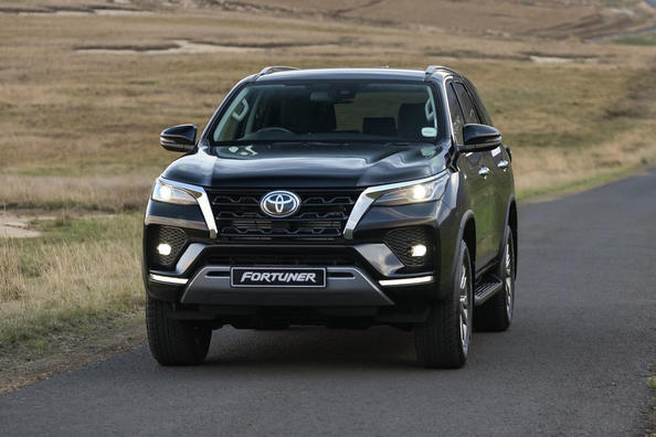 Review van de vernieuwde Toyota Fortuner SUV