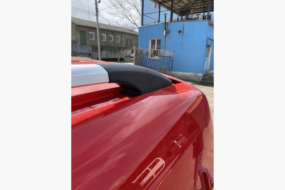 Ford Connect 2014–2021 Dakrails chroom Standaard basis, metalen voeten Foto 15