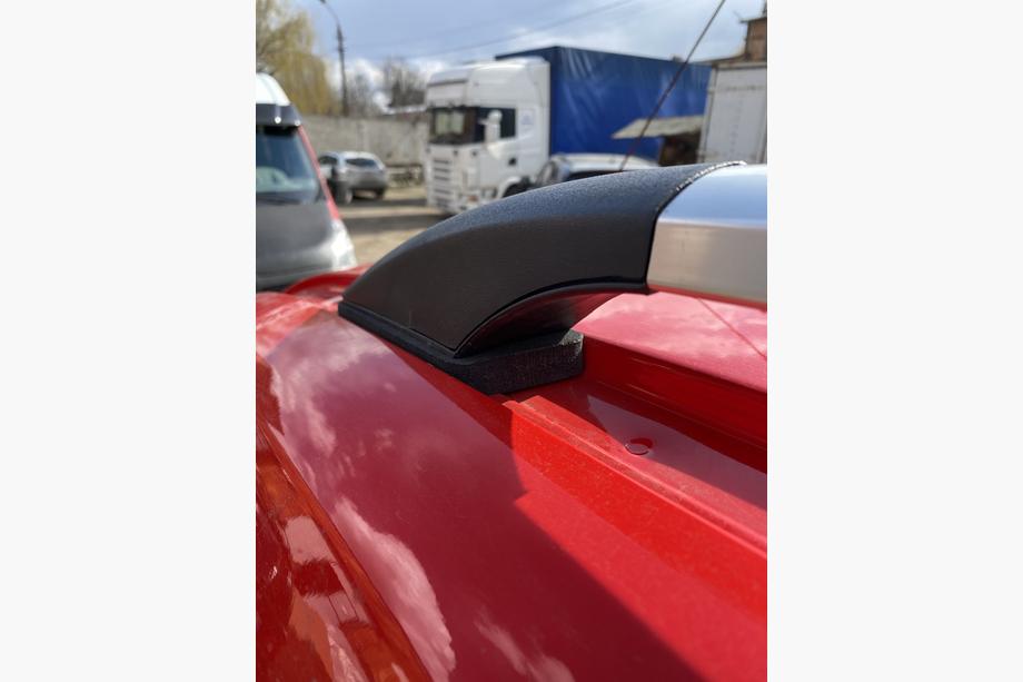 Ford Connect 2014–2021 Dakrails chroom Standaard basis, metalen voeten Foto 13