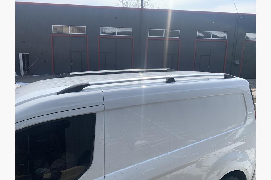 Ford Connect 2014–2021 Dakrails chroom Standaard basis, metalen voeten Foto 6