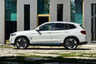 Review van de elektrische crossover BMW iX3 foto 4