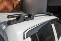 Volkswagen Amarok 2010–2022 OmsaLine Sport dakrails (2 stuks, zwart) foto 5