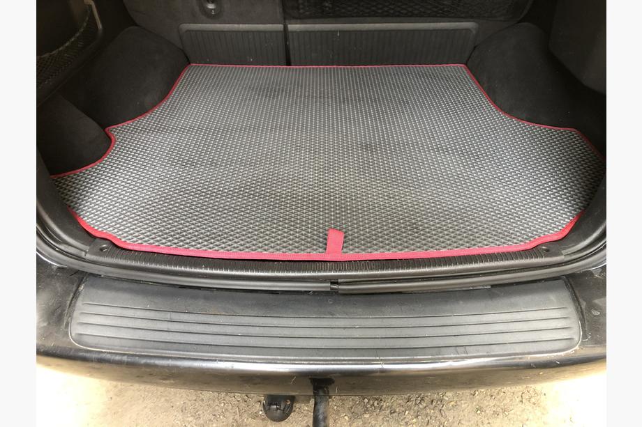 Jeep Grand Cherokee WJ 1999–2004 Kofferbakmat (EVA, zwart) Foto 2