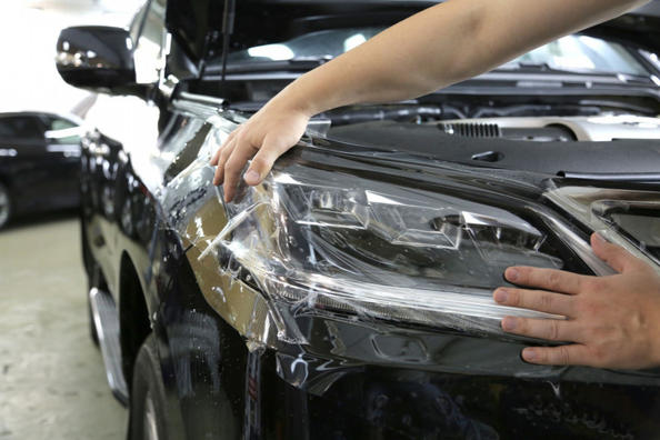 Zo breng je zelf beschermfolie op koplampen aan