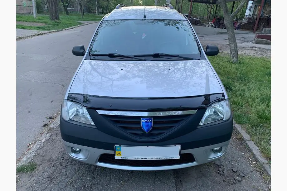 Dacia Logan I 2005–2008 Motorkapdeflector (EuroCap) Image