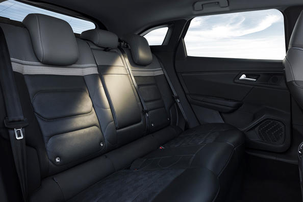 De nieuwe generatie crossover-liftback Citroen C5 X Foto 9