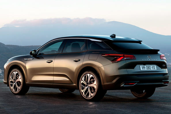 De nieuwe generatie crossover-liftback Citroen C5 X Foto 5