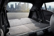 Review van de subcompacte elektrische crossover Peugeot e-2008 foto 9