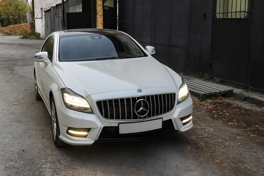 Mercedes CLS C218 2011–2018 Voorgrille 2011-2014 (GT Panamericana) Image