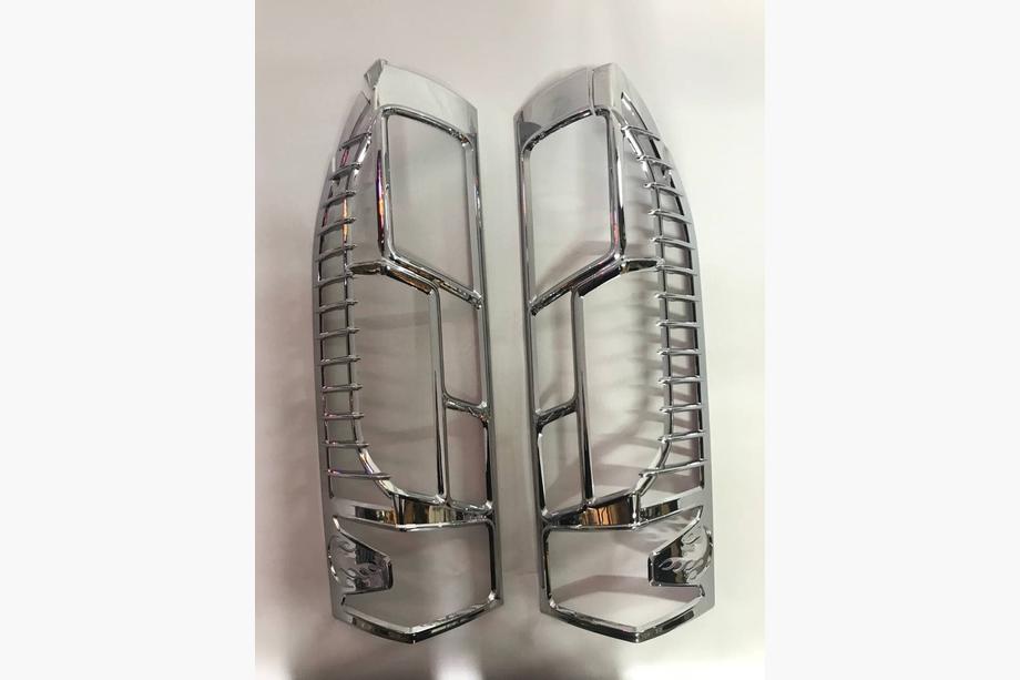 Peugeot Boxer 2006–2025 Uitverkoop! Achterlichtkappen 2014↗ (2 stuks, kunststof) Image