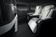 Review van de premium minivan Lexus LM foto 7