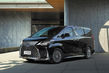 Review van de premium minivan Lexus LM foto 2