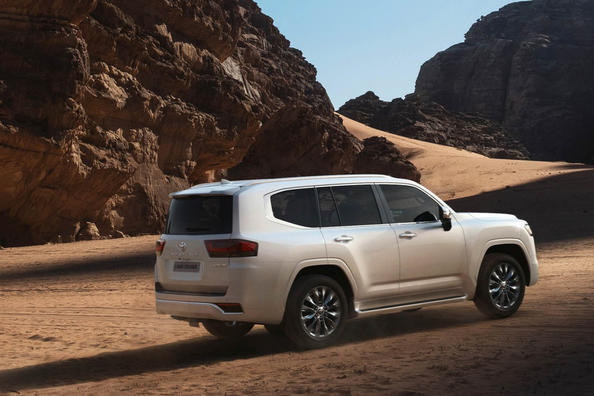 Review van de zevende generatie Toyota Land Cruiser 300 Foto 7