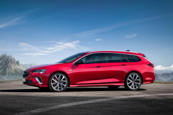 Review van de vernieuwde Opel Insignia Sports Tourer stationwagon