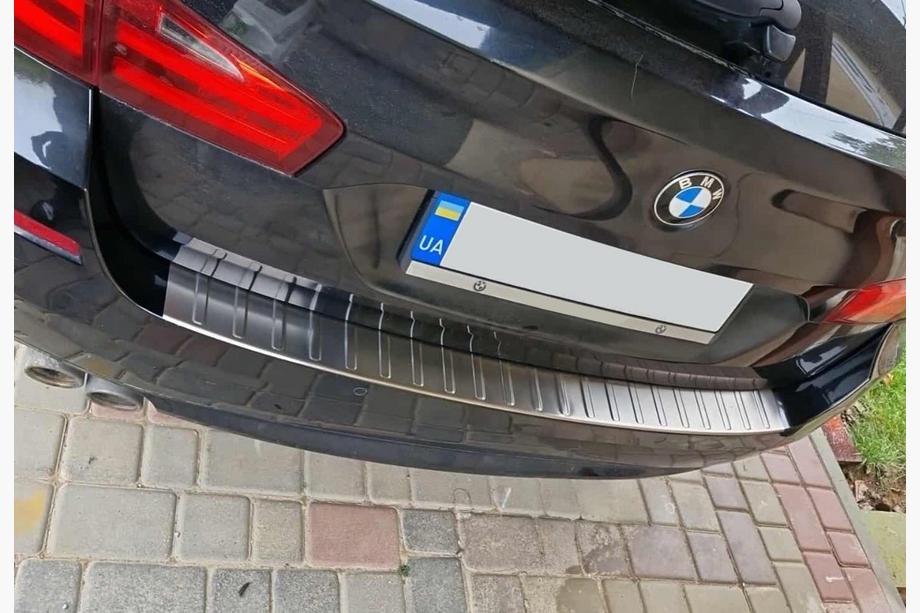 BMW 5 Serie F10/F11 2010–2016 Achterbumper beschermlijst Carmos (SW, RVS) Image