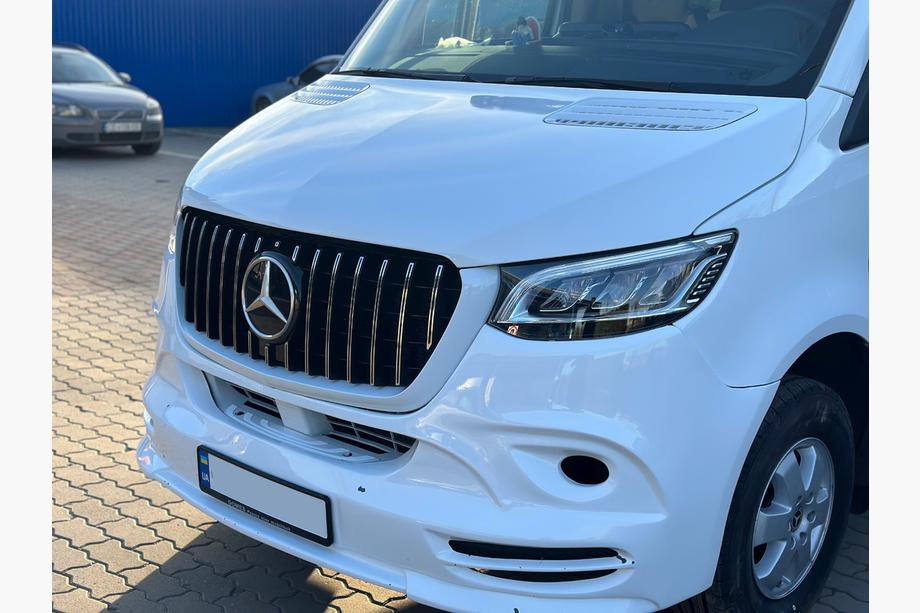Mercedes Sprinter W907/W910 2018– Voorgrille Panamericana GT Chrome Premium V1 Image