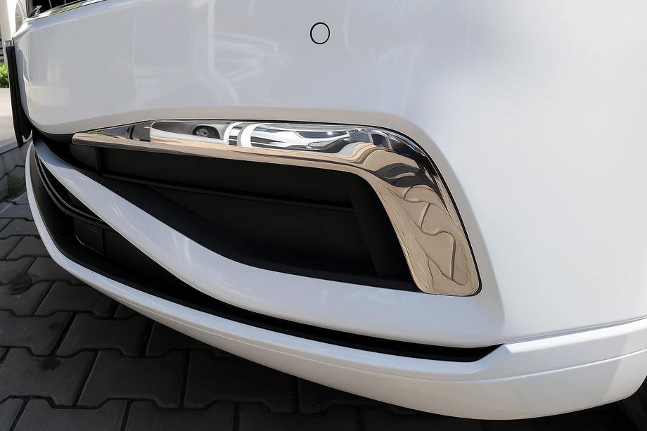 Volkswagen Passat B8 2015–2023 Chroom sierlijsten voor mistlampen 2019+ (2 stuks, RVS) OmsaLine - Italiaans roestvrij staal Image