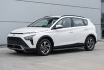 Hyundai Bayon 2021– Bosphore Black zijtreden (2 stuks, aluminium) foto 1