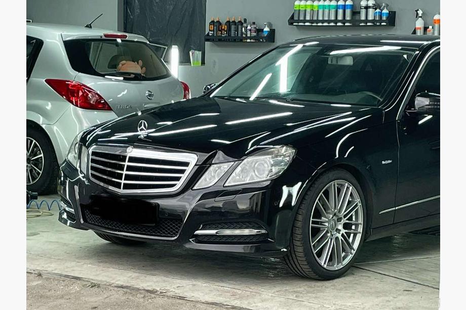 Mercedes E-klasse W212 2009–2016 Embleem met richtkruis (met opschrift) Foto 2