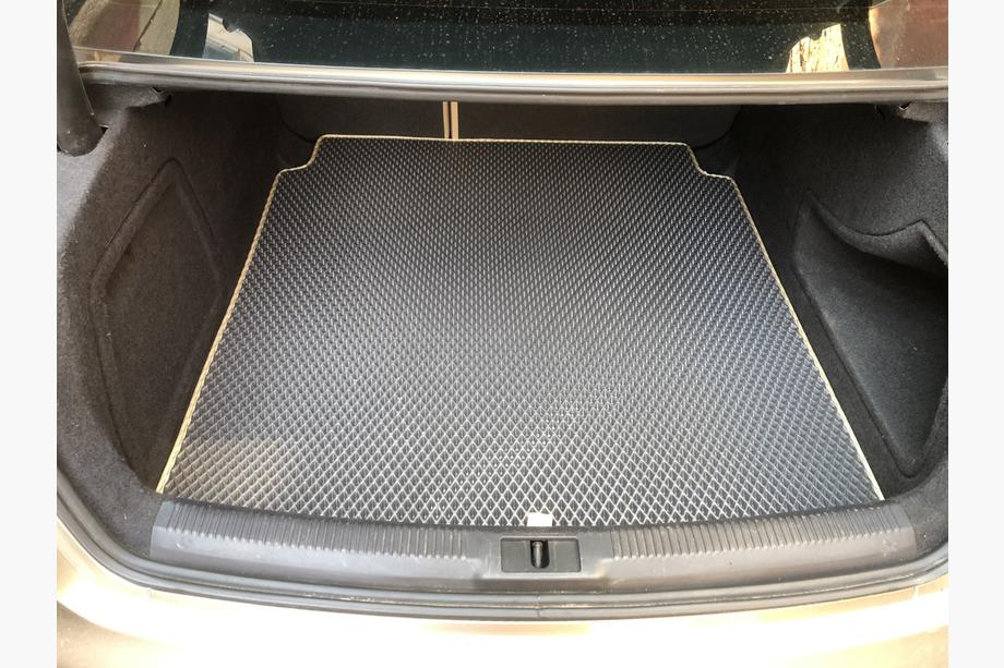 Audi A4 B8 2007–2015 Kofferbakmat Sedan (EVA, zwart) Image