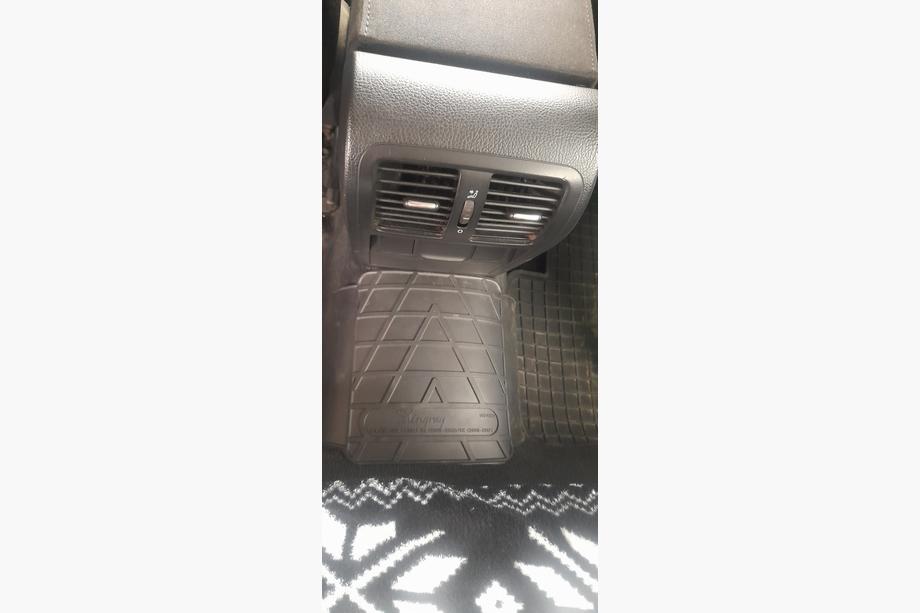 Volkswagen Passat B6 2006–2012 Achterste tunnelmat (Stingray Premium) Image