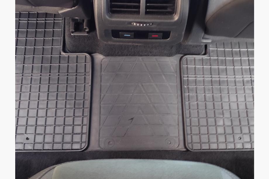 Volkswagen Touran 2015– Achterste tunnelmat (Stingray Premium) Image